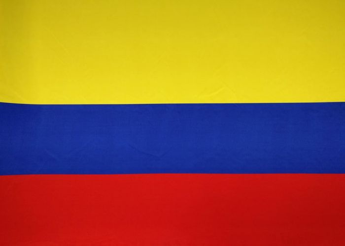 Tela-bandera-de-Colombia-en-antifluido-impermeable